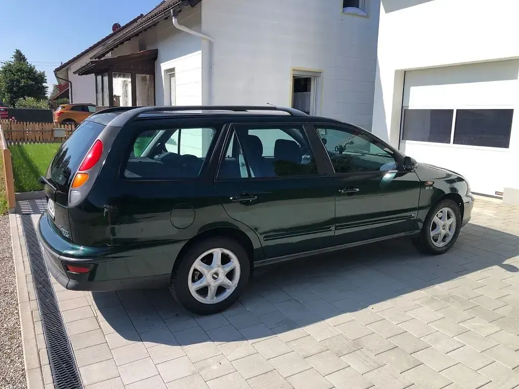 Usado Fiat Marea Weekend 154 CV (113 kW) 2000 Verde Familiar