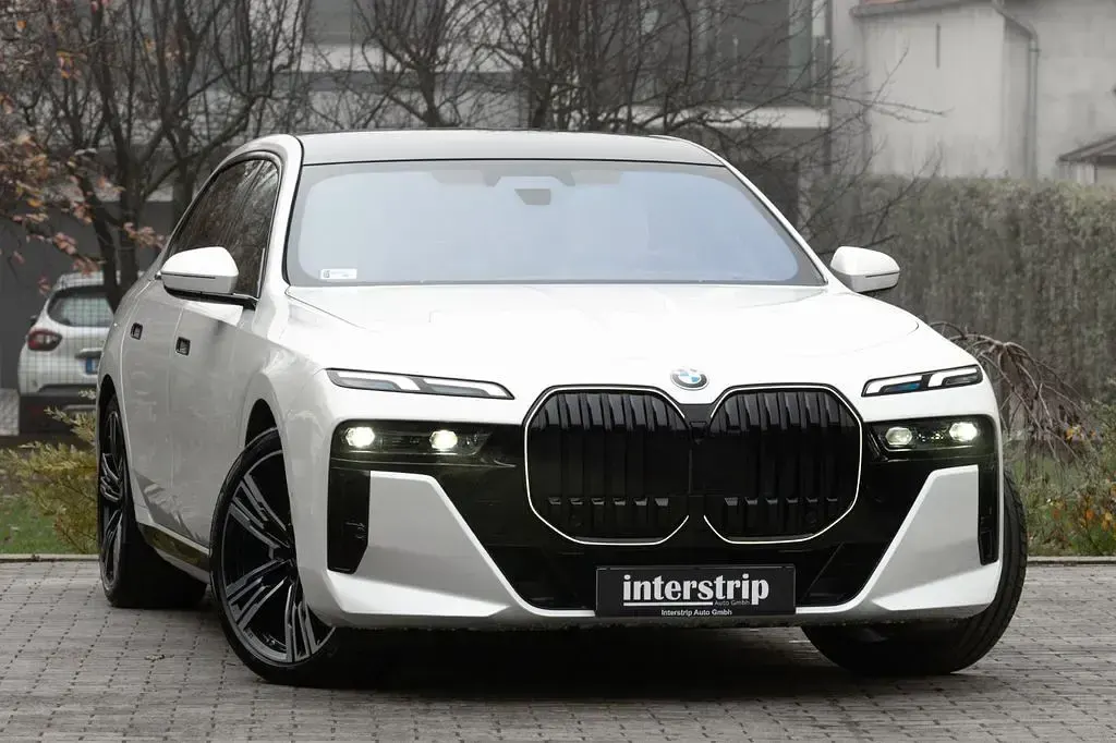 Gebraucht BMW 740 M Sport 299 PS (219 kW) 2025 Weiß Limousine
