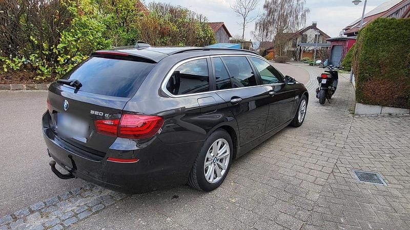 Gebraucht BMW 520 Performance 184 PS (135 kW) 2013 Braun Kombi