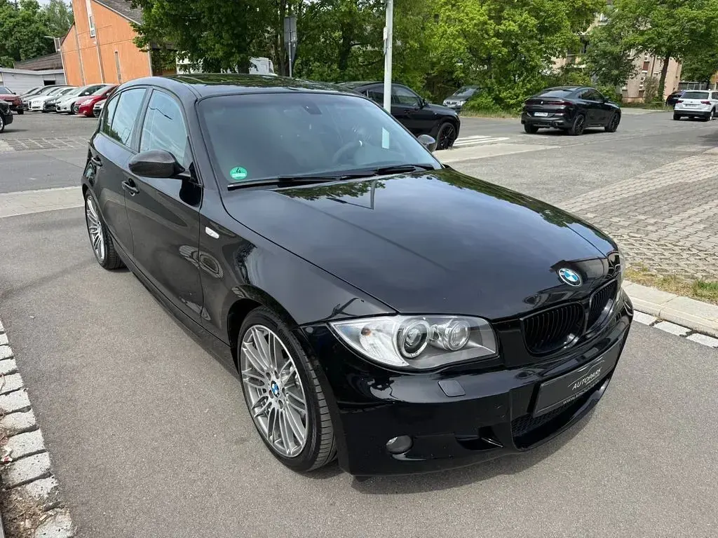 Gebraucht BMW 130 Performance 265 PS (194 kW) 2008 Saphirschwarz Kleinwagen