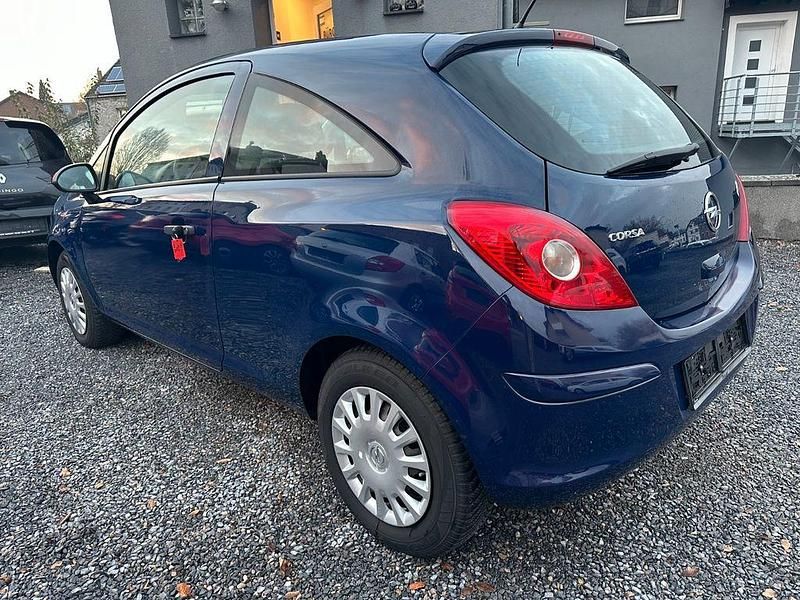 Gebraucht Opel Corsa Selection 69 PS (50 kW) 2014 Blau Limousine