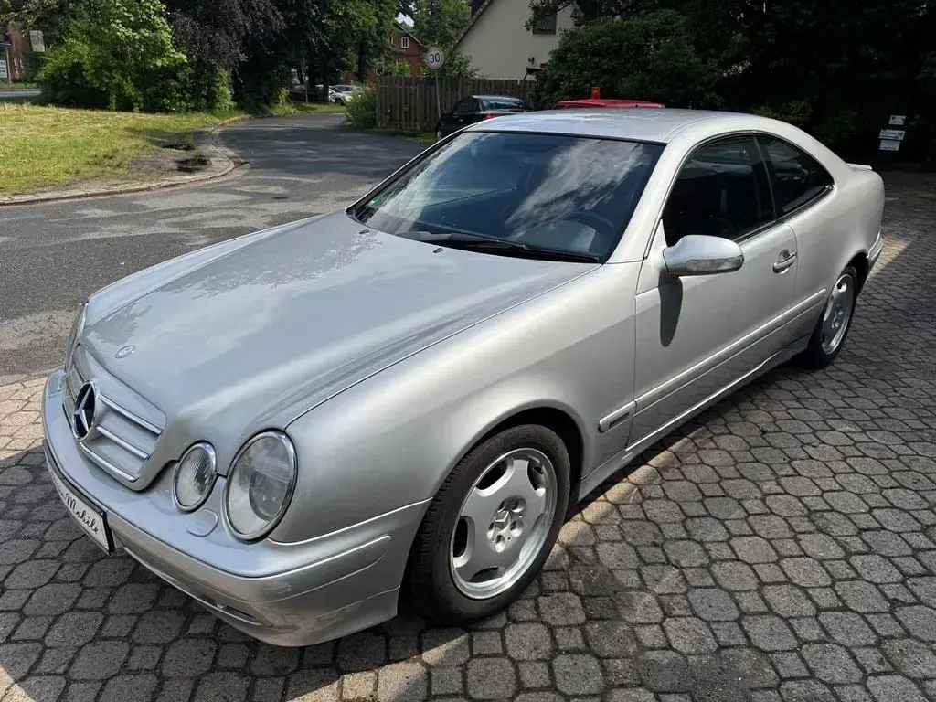 Gebraucht Mercedes CLK320 Elegance 218 PS (160 kW) 2000 Silber Coupé