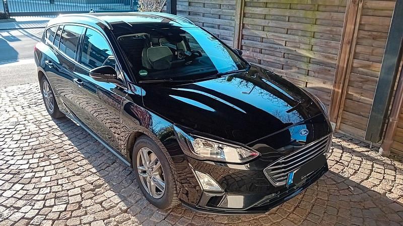 Gebraucht Ford Focus Titanium 150 PS (110 kW) 2020 Schwarz Kombi