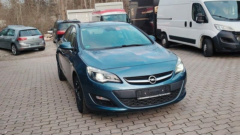 Gebraucht Opel Astra 140 PS (102 kW) 2013 Blau Limousine