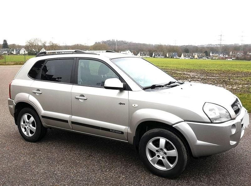 Gebraucht Hyundai Tucson GLS 141 PS (103 kW) 2008 Silber SUV