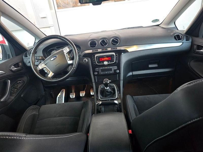 Gebraucht Ford S-MAX Titanium 200 PS (147 kW) 2013 Silber Van / Kleinbus