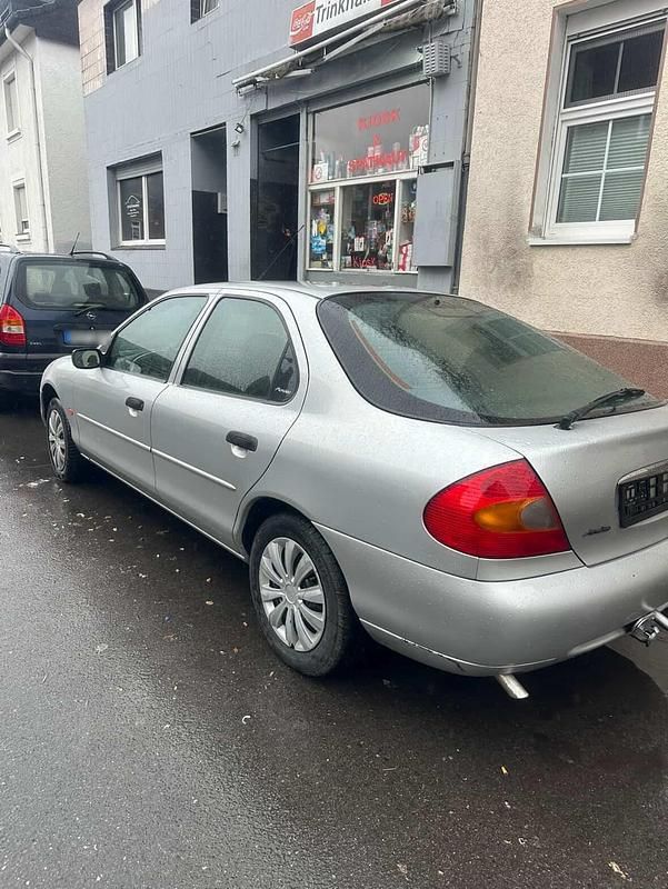 Gebraucht Ford Mondeo 150 PS (110 kW) 1998 Grau Limousine