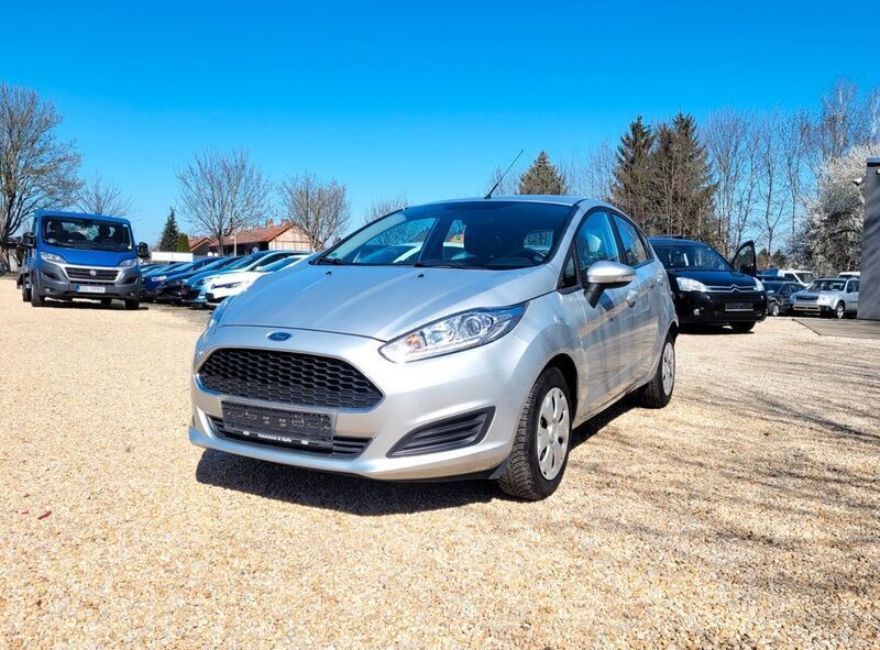 Silber Gebraucht 2017 Ford Fiesta Trend Kleinwagen | 6.780 € (Guter Preis) - Bild 1/4