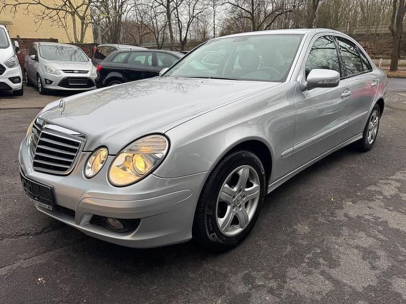 Gebraucht Mercedes E230 204 PS (150 kW) 2008 Silber Limousine