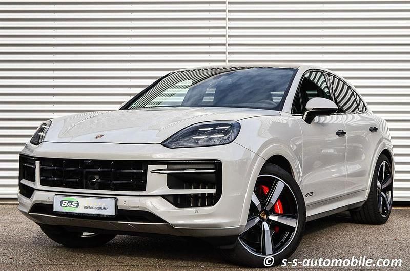 Kreide Gebraucht 2024 Porsche Cayenne GTS SUV | 131.900 € (Superpreis) - Bild 1/4