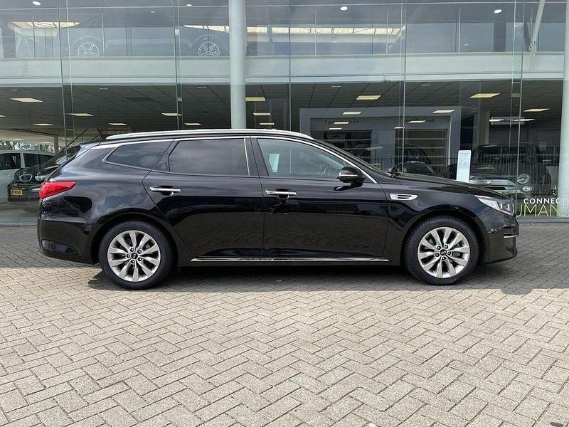Second-hand Kia Optima 141 CP (103 kW) 2019 Negru Break