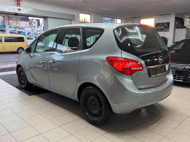 Second-hand Opel Meriva 110 CP (80 kW) 2012 Argintiu Monovolum