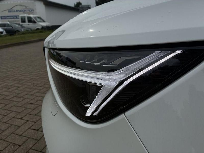 Gebraucht Volvo XC40 Plus 197 PS (144 kW) 2024 Weiß SUV