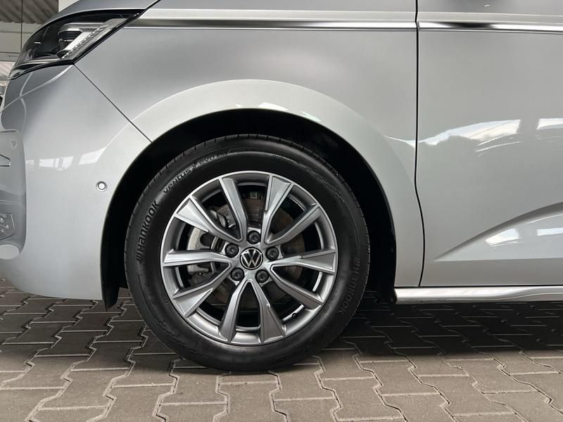 Second-hand VW Multivan Style 150 CP (110 kW) 2025 Argintiu Monovolum