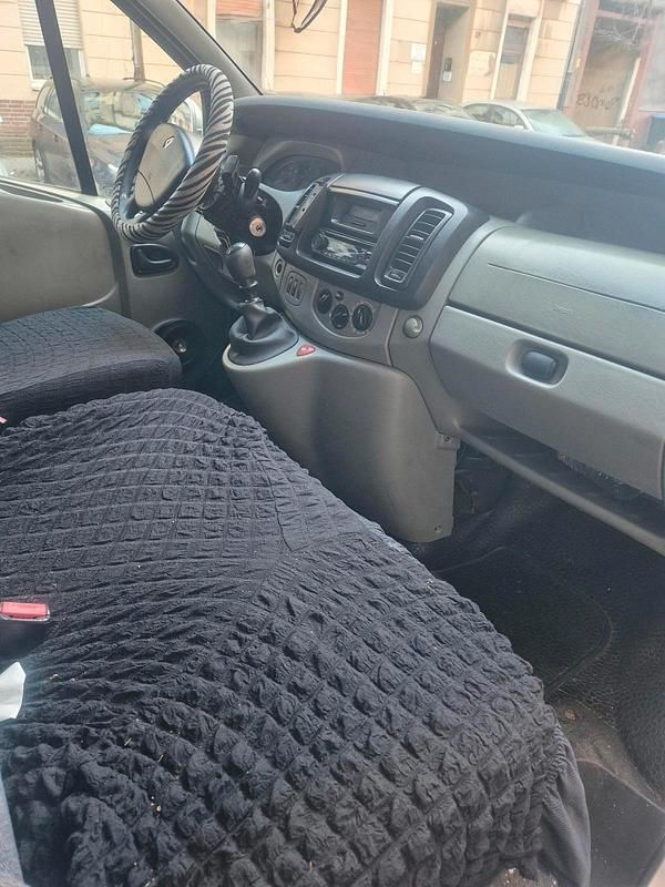 Gebraucht Renault Trafic 101 PS (74 kW) 2002 Van / Kleinbus