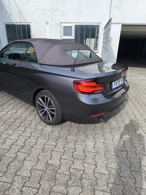 Gebraucht BMW 218 Sport Line 136 PS (100 kW) 2019 Grau Cabrio