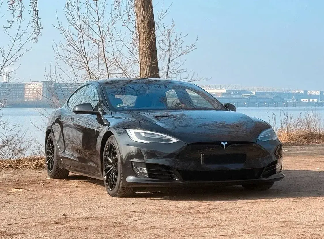 Second-hand Tesla Model S 386 kW (525 CP) 2016 Negru Hatchback