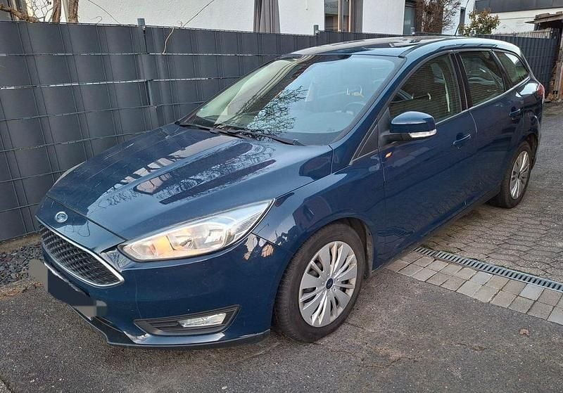 Gebraucht Ford Focus Trend 125 PS (91 kW) 2016 Blau Limousine