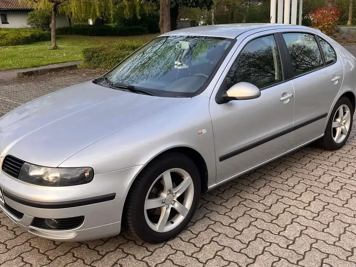 Usata Seat Leon 105 CV (77 kW) 2004 Argento Utilitaria