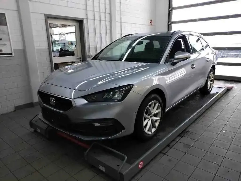 Second-hand Seat Leon ST Style 150 CP (110 kW) 2024 Argintiu Break