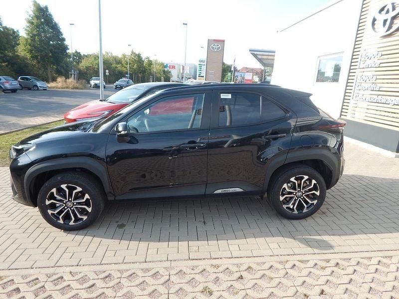 Neu Toyota Yaris Cross 131 PS (96 kW) 2025 Schwarz SUV