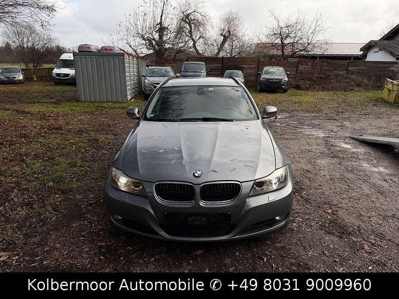 Gebraucht BMW 318 Comfort Edition 143 PS (105 kW) 2012 Grau Kombi