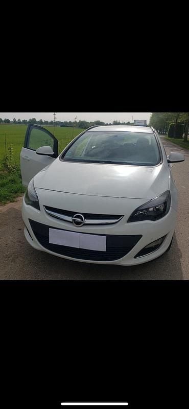 Gebraucht Opel Astra 165 PS (121 kW) 2012 Weiß Kombi