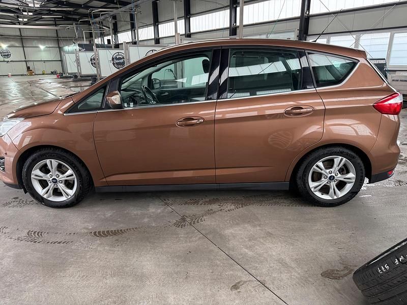 Gebraucht Ford C-MAX Titanium 140 PS (102 kW) 2014 Braun Van / Kleinbus