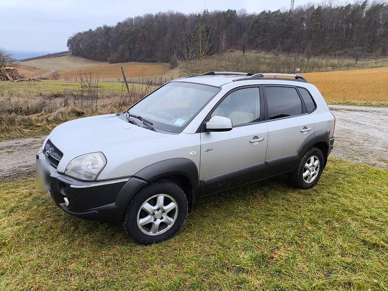 Gebraucht Hyundai Tucson 113 PS (83 kW) 2005 Silber SUV