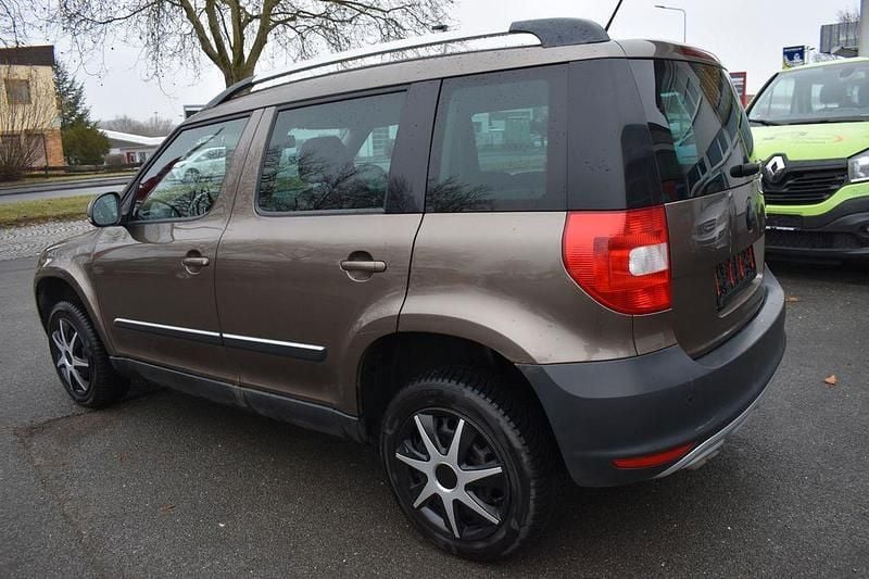 Gebraucht Skoda Yeti Plus Edition 105 PS (77 kW) 2013 Braun SUV