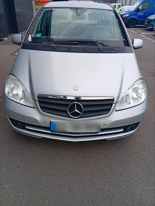 Gebraucht Mercedes A160 95 PS (69 kW) 2012 Silber Limousine