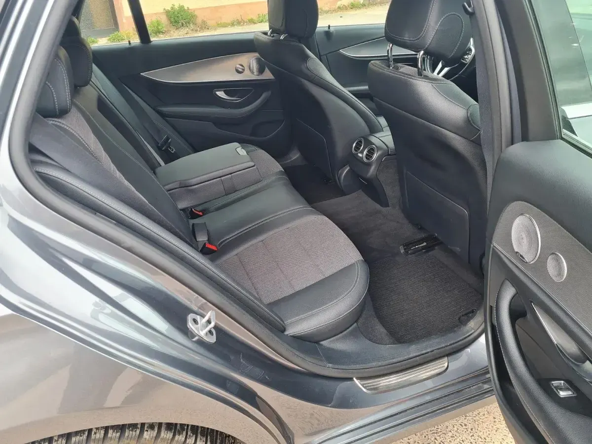 Gebraucht Mercedes E300 306 PS (225 kW) 2019 Schwarz Kombi