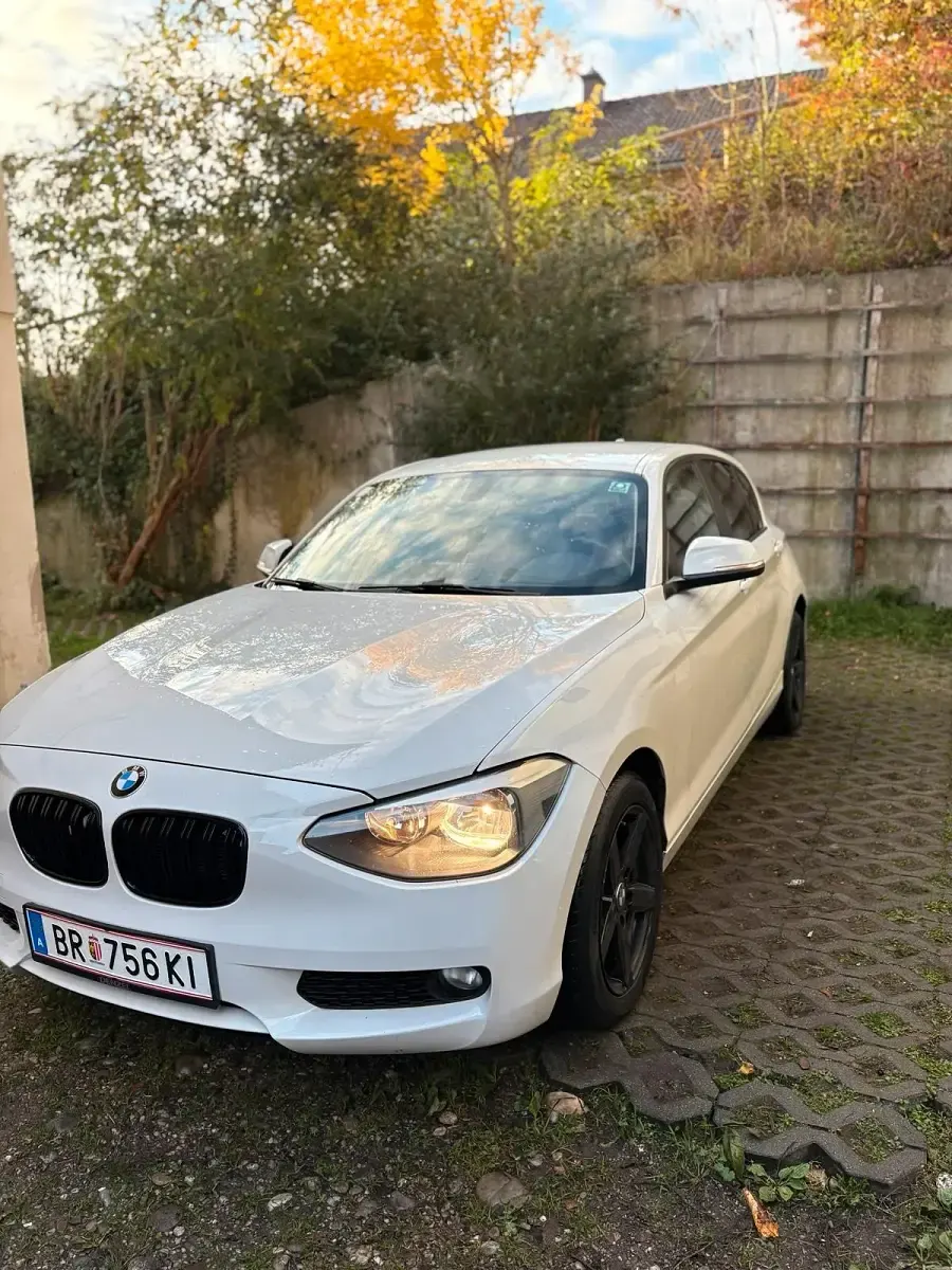 Gebraucht BMW 116 Efficient Dynamics 120 PS (88 kW) 2012 Weiß Kleinwagen