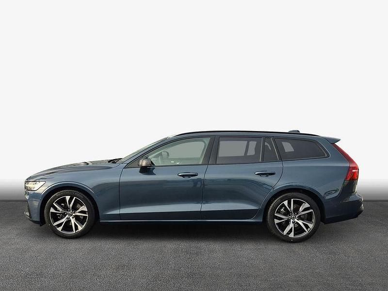 Gebraucht Volvo V60 Plus 197 PS (144 kW) 2025 Blau Kombi