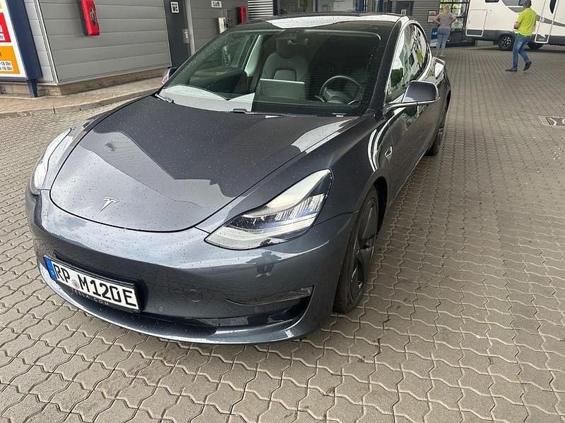Grau Gebraucht 2019 Tesla Model 3 Long Range Limousine | 18.900 € (Superpreis) - Bild 1/2