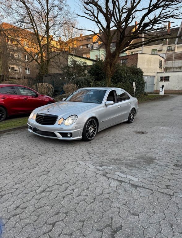Silber Gebraucht 2002 Mercedes E500 Avantgarde Limousine | 7.000 € (Fairer Preis) - Bild 1/4