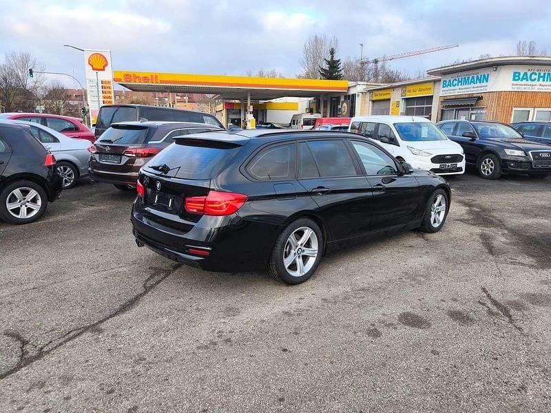 Gebraucht BMW 320 Advantage 184 PS (135 kW) 2019 Black sapphire metallic Kombi