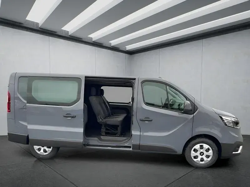 Neu Renault Trafic 150 PS (110 kW) 2025 Grau Van / Kleinbus