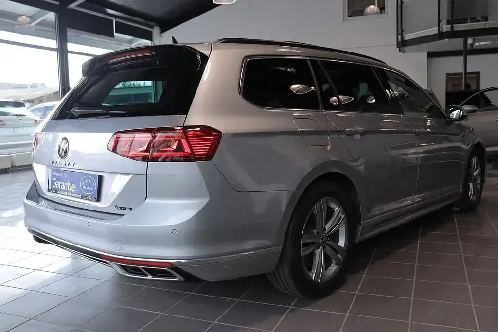 Gebraucht VW Passat Business 200 PS (147 kW) 2022 Silber Kombi