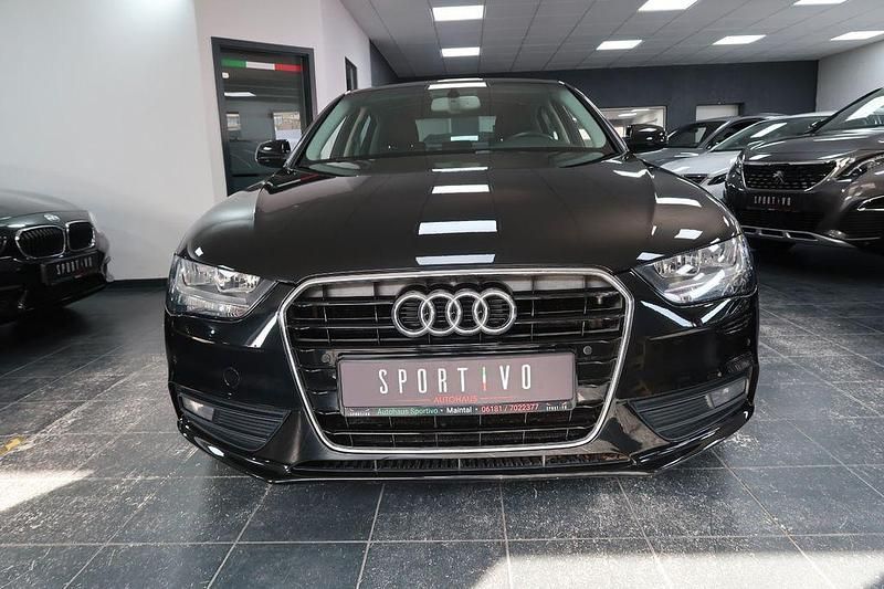 Gebraucht Audi A4 Attraction 150 PS (110 kW) 2015 Mythosschwarz Limousine