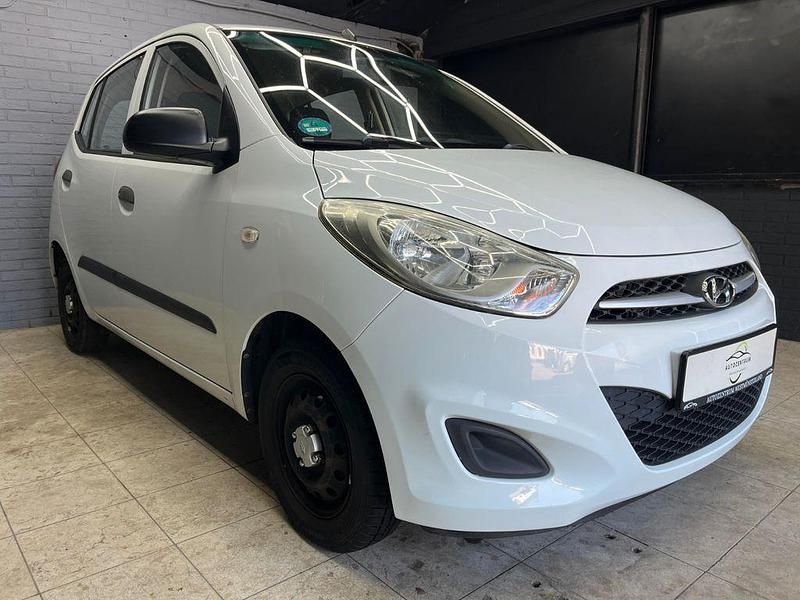 Gebraucht Hyundai i10 69 PS (50 kW) 2011 Weiß Kleinwagen