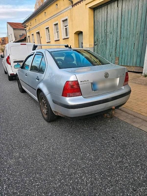 Second-hand VW Bora 90 CP (66 kW) 2003 Argintiu Berlinǎ