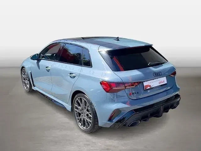 Neu Audi RS3 Sportback Comfort 400 PS (294 kW) 2026 Kemoragrau metallic Kleinwagen