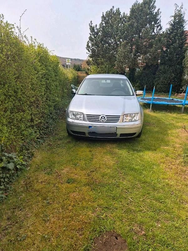 Second-hand VW Bora 102 CP (75 kW) 2004 Argintiu Berlinǎ