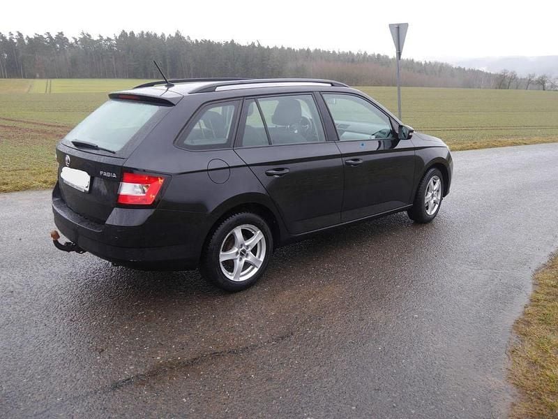 Gebraucht Skoda Fabia Ambition 90 PS (66 kW) 2017 Schwarz Kombi