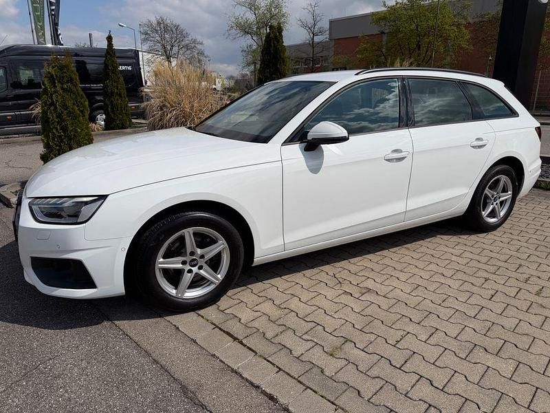 Second-hand Audi A4 Ambiente 136 CP (100 kW) 2022 Alb Break