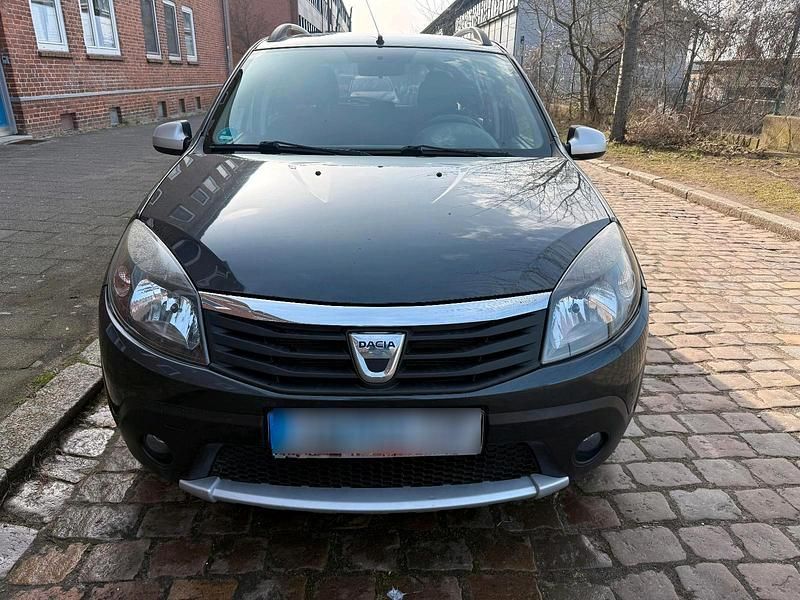 Gebraucht Dacia Sandero Stepway 80 PS (58 kW) 2012 Grau Limousine