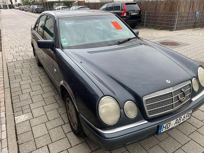Gebraucht 1997 Mercedes E230 Limousine | 1.250 € (Superpreis) - Bild 1/4