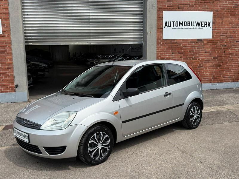 Gebraucht Ford Fiesta Trend 60 PS (44 kW) 2005 Silber Kleinwagen
