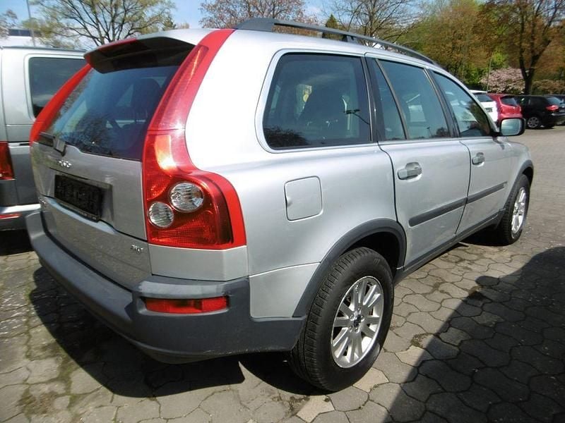 Second-hand Volvo XC90 Summum 272 CP (200 kW) 2004 Argintiu SUV